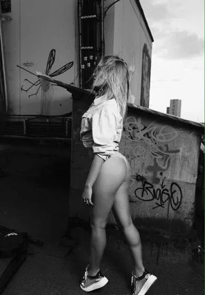 Napalona Iza